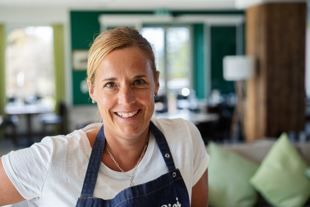 Mitarbeiterin Gastronomie, Hostess