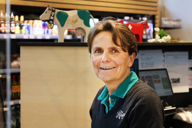 Erna Lustenberger, Touristinfo & Shops
