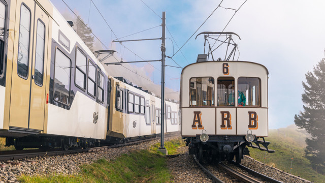Historisch - Modern, GTW trifft auf Wagen Nr. 6 (Hero Bild)