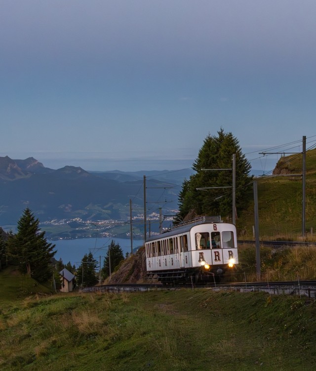 Wagen 6 bei Sonnenaufgang